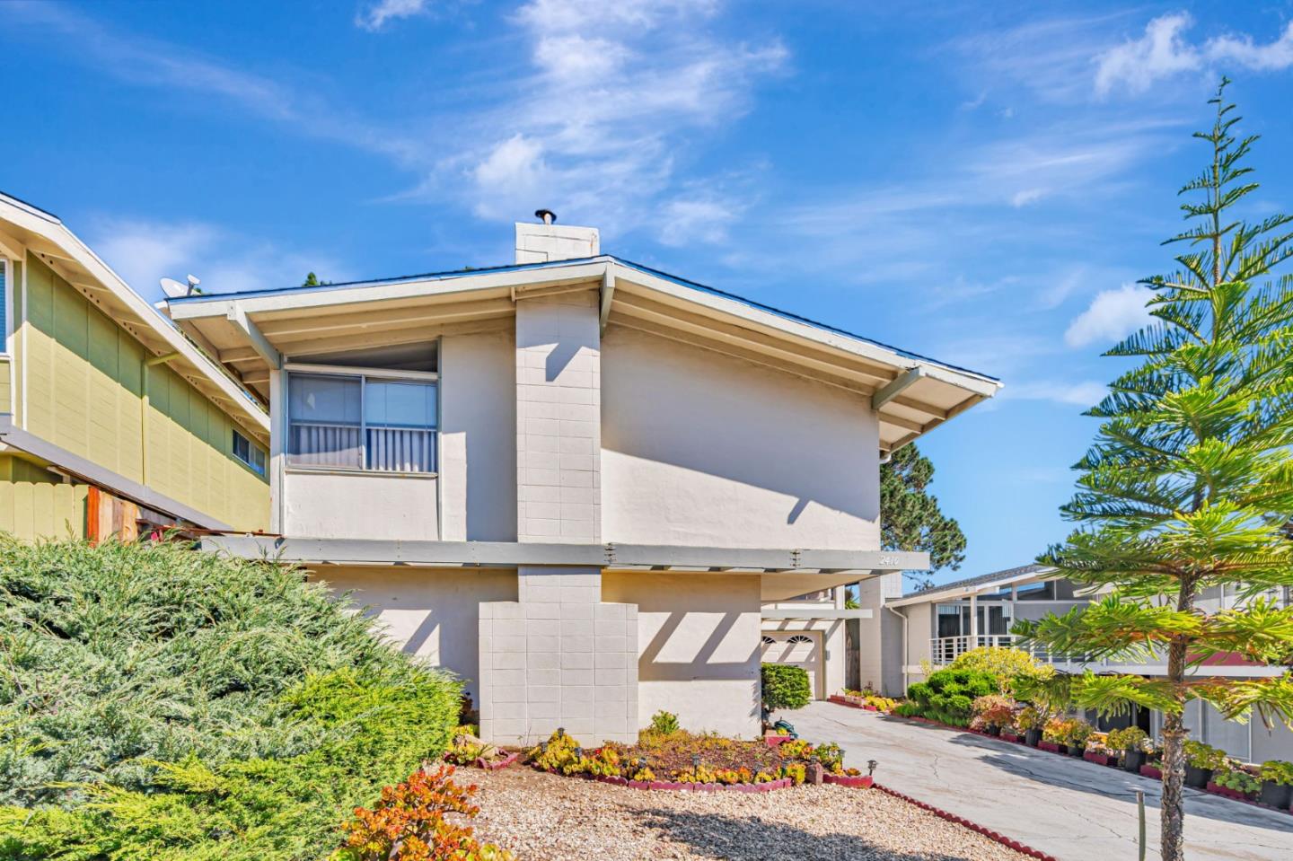 2410 Bantry Lane