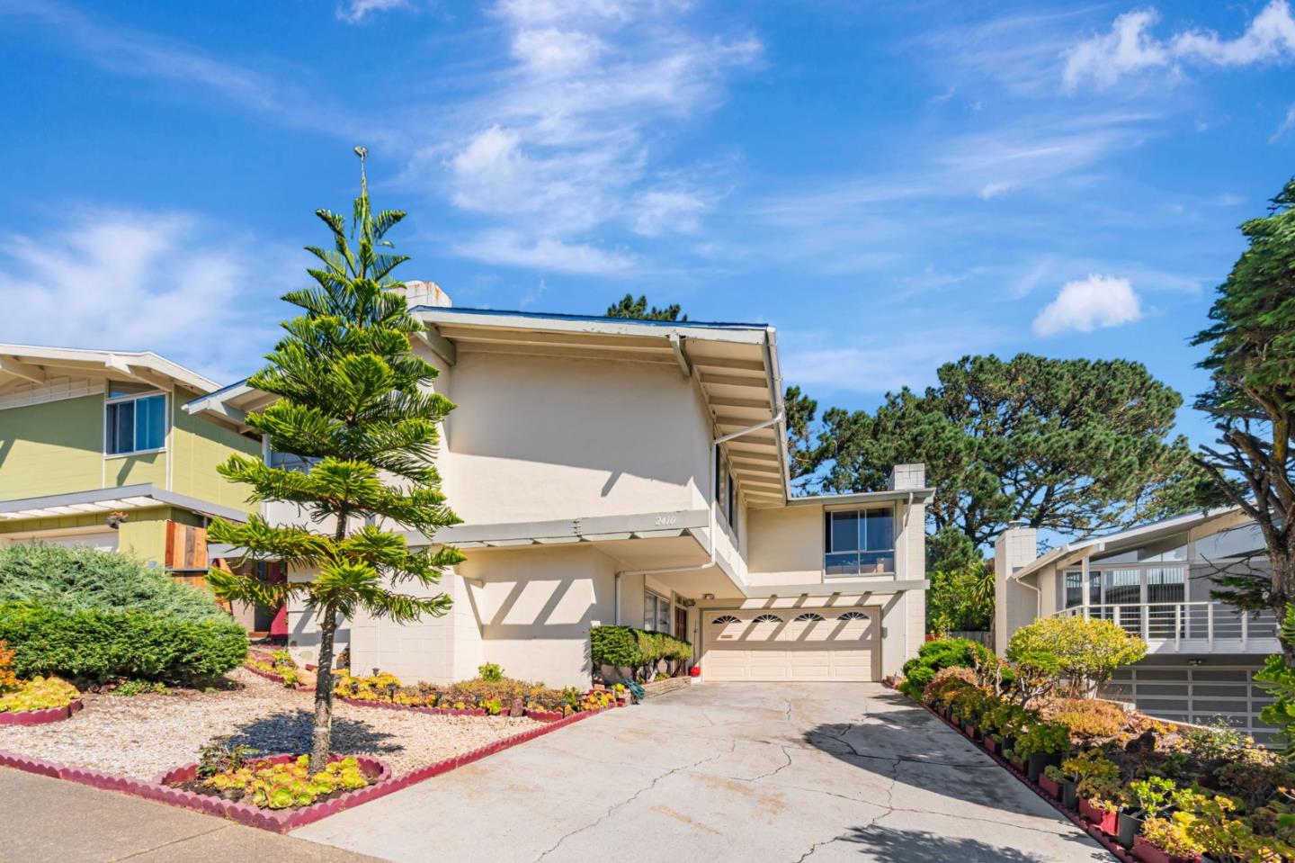 2410 Bantry Lane