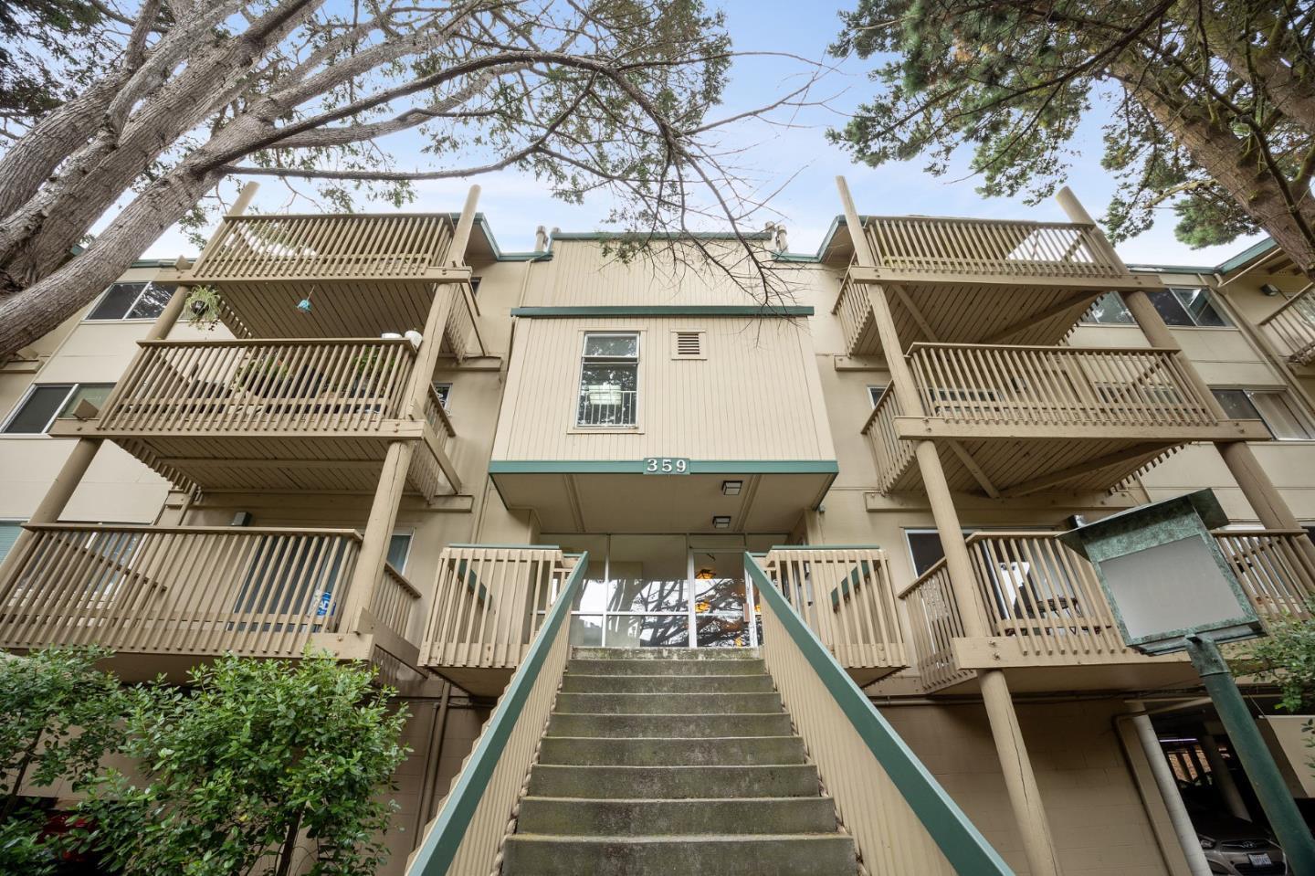 359 Half Moon Lane 113