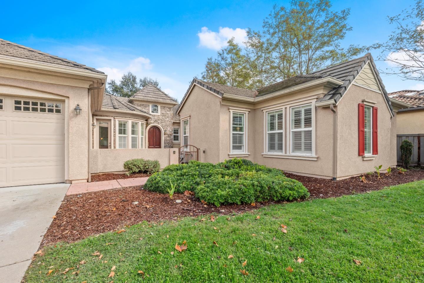 9555 Pinehurst Drive