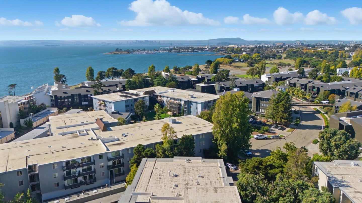 955 Shorepoint Court 200