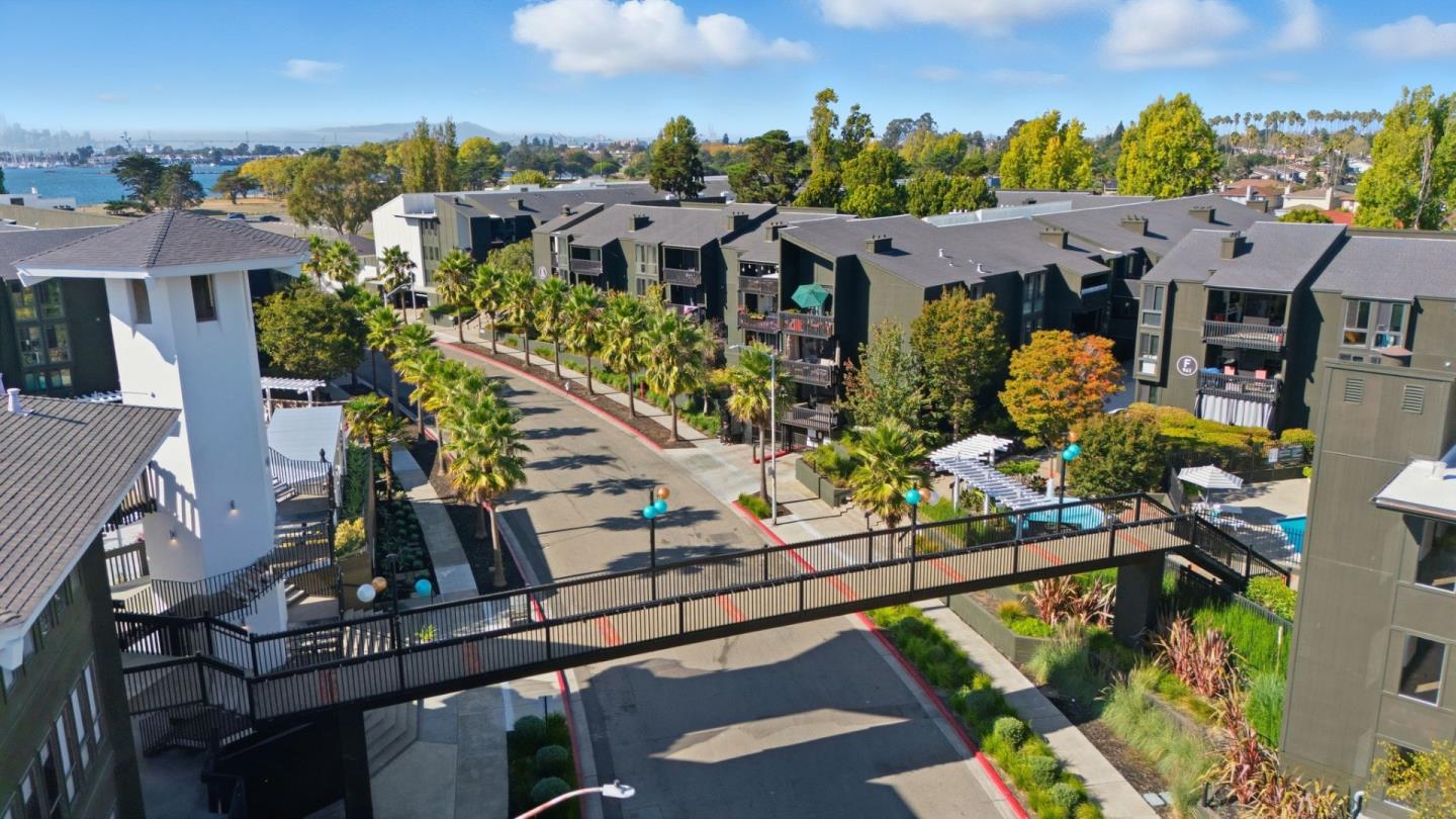 955 Shorepoint Court 200