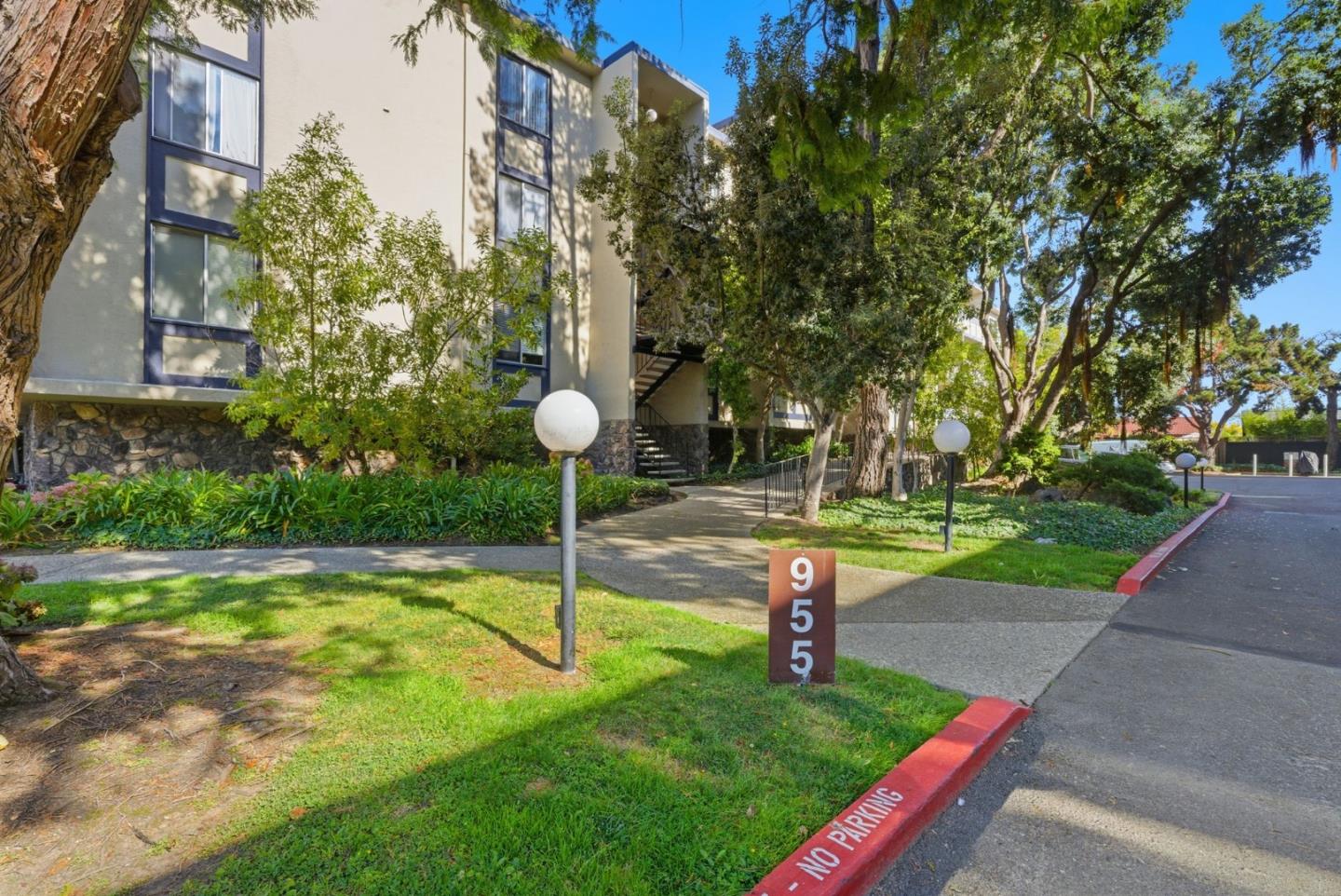 955 Shorepoint Court 200