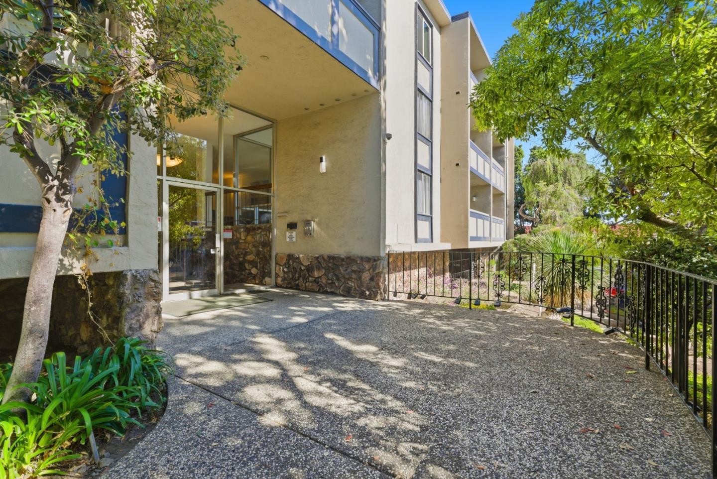 955 Shorepoint Court 200