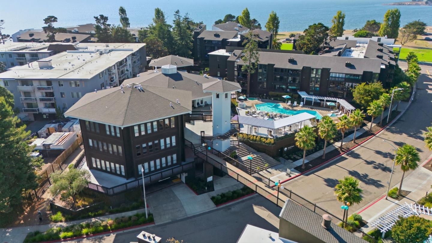 955 Shorepoint Court 200