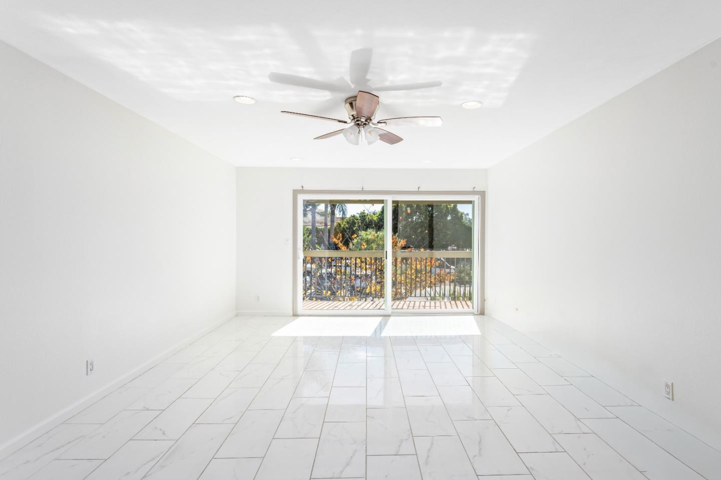 5510 Armitos Avenue 1