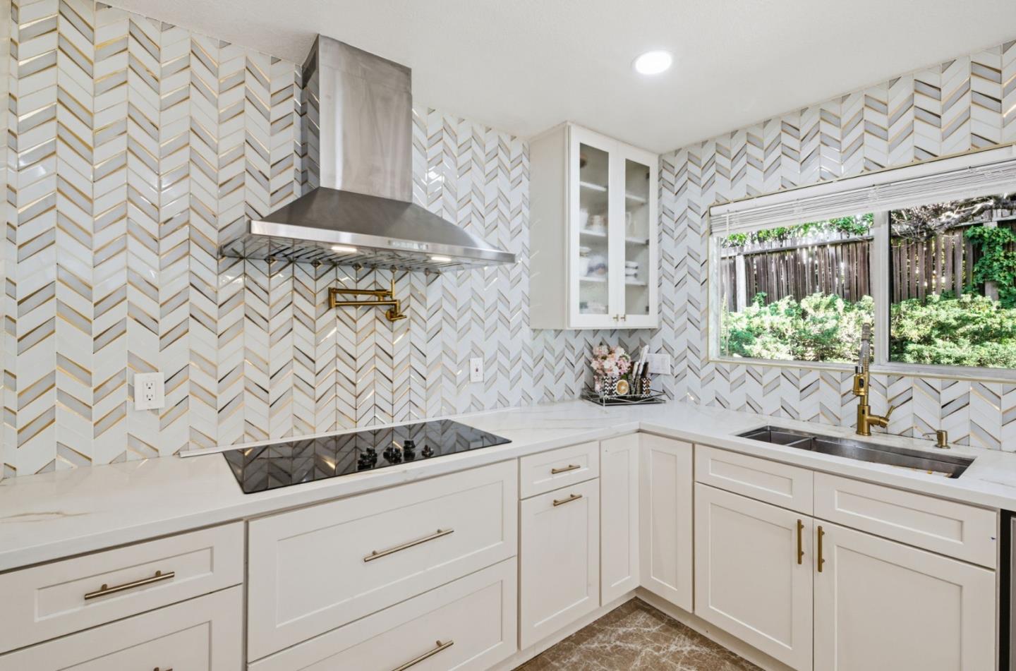 26918 Claiborne Court