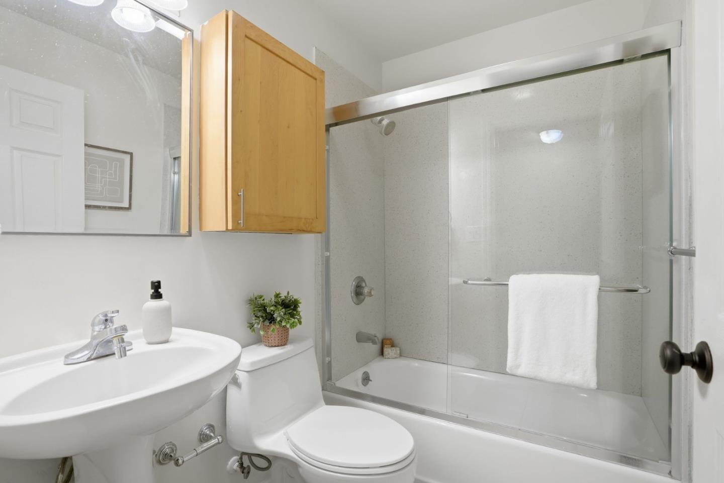 400 Alemany Boulevard 2