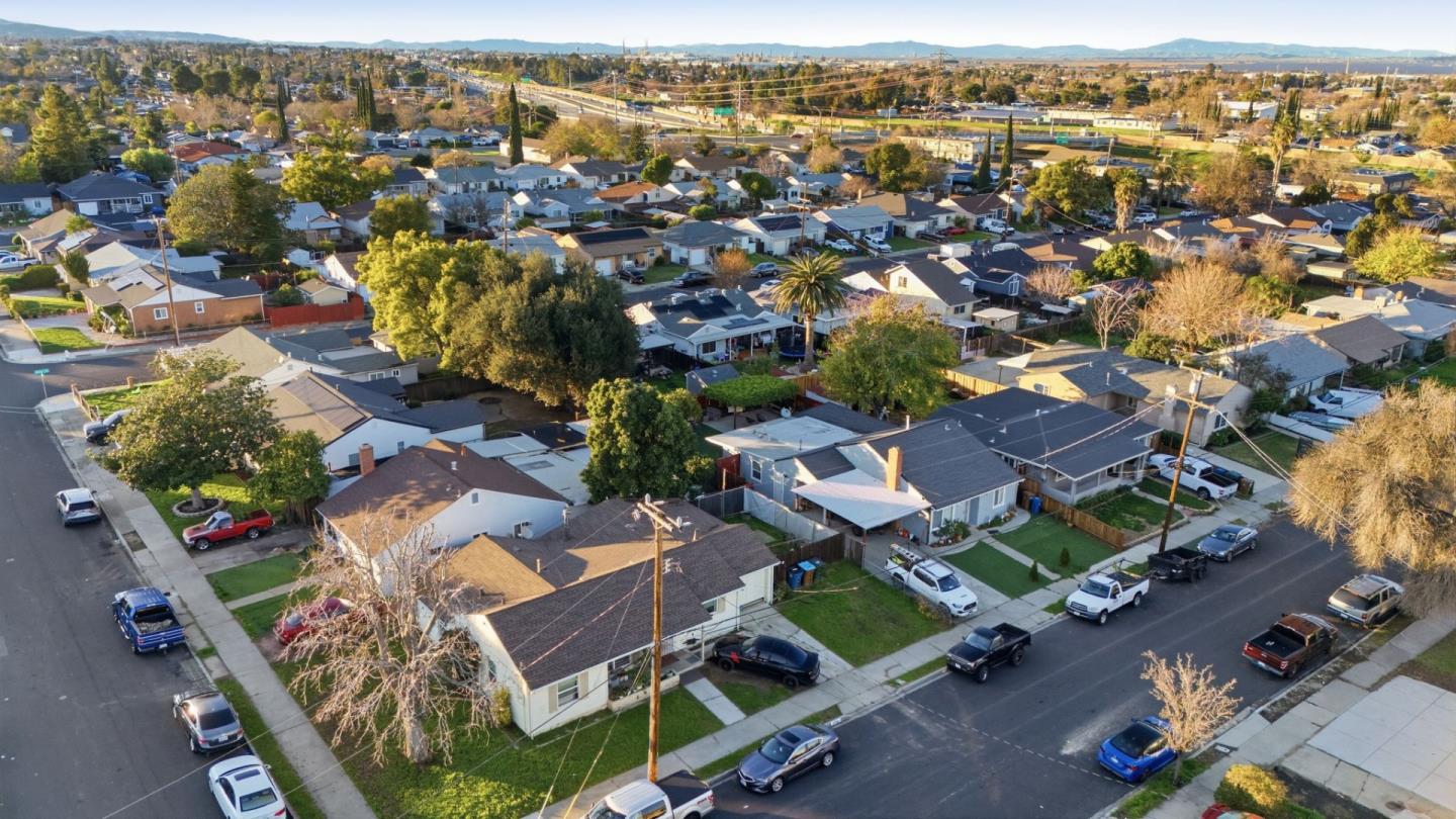 2744 Capistrano Street