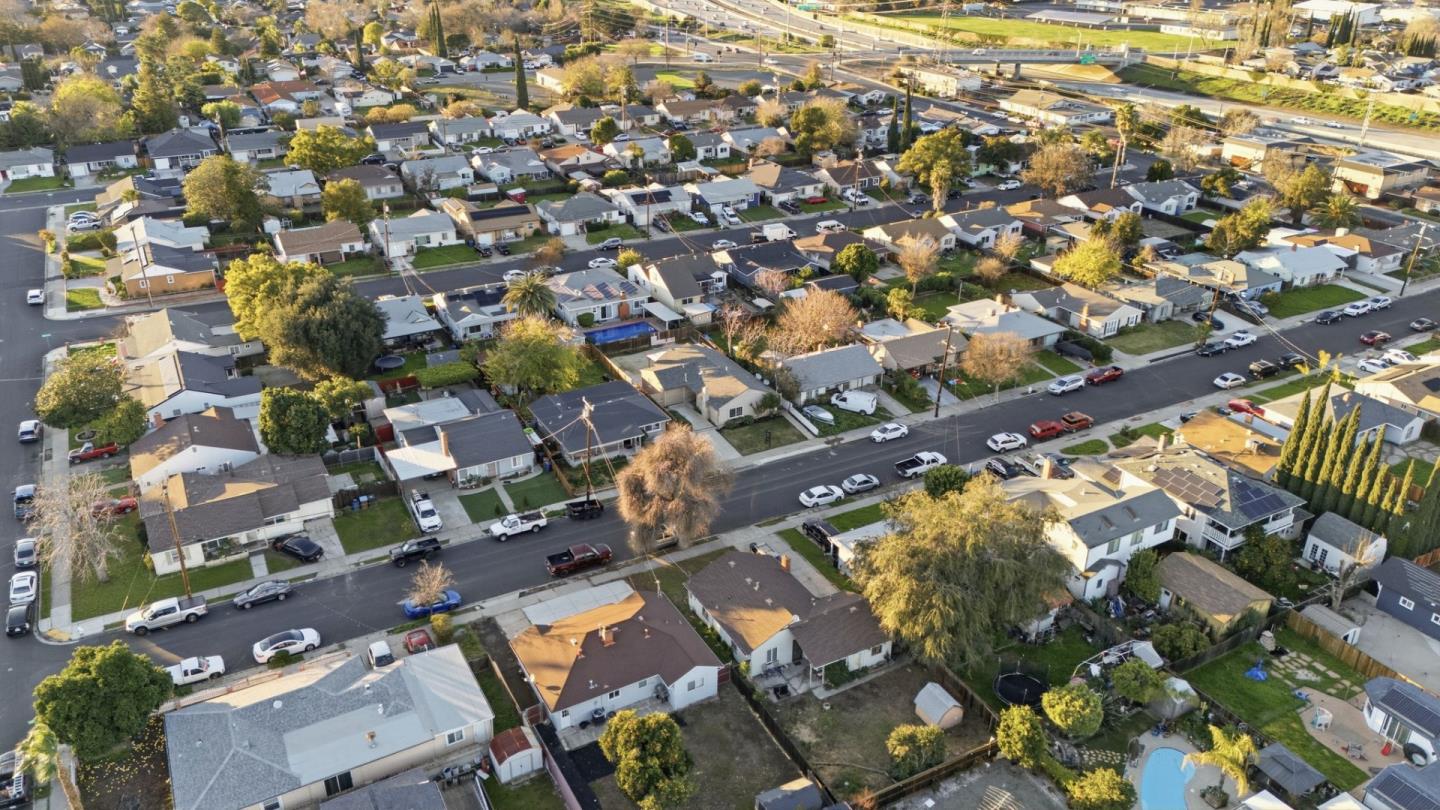 2744 Capistrano Street