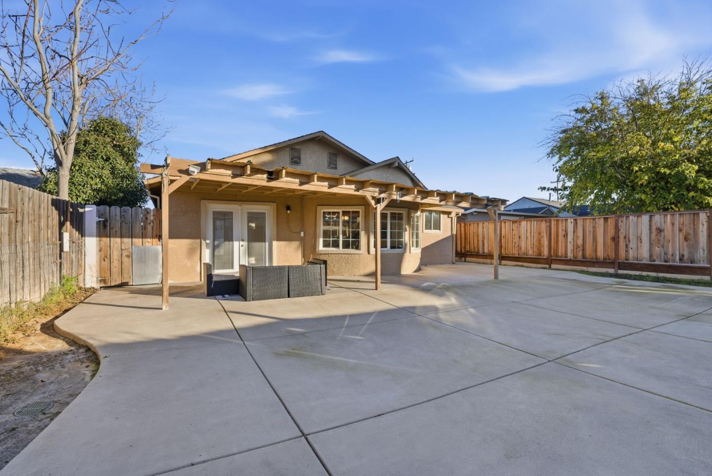 2744 Capistrano Street