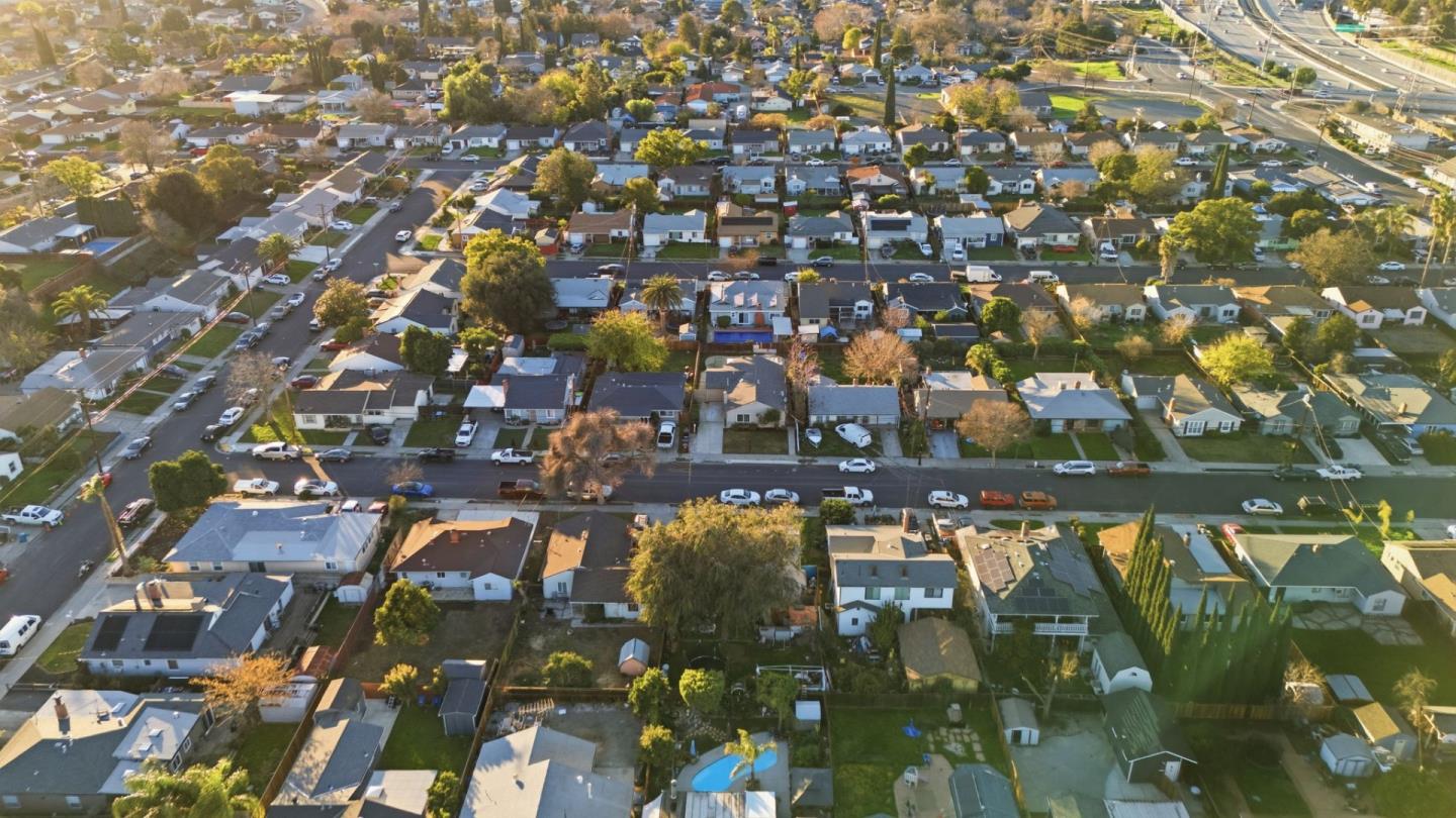 2744 Capistrano Street