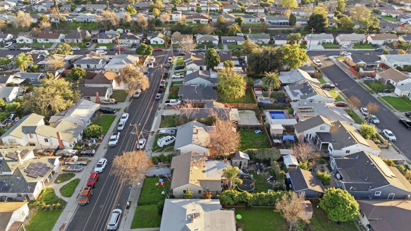 2744 Capistrano Street