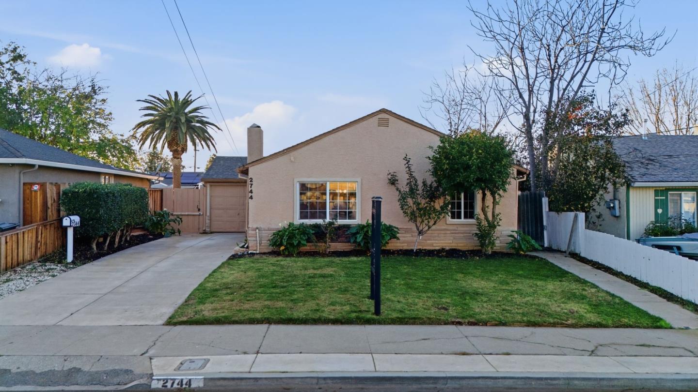 2744 Capistrano Street