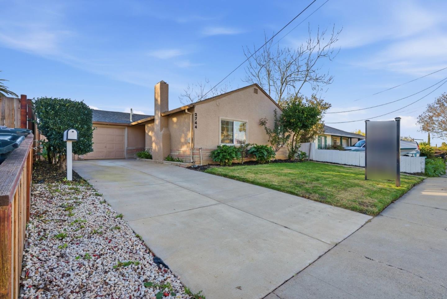 2744 Capistrano Street