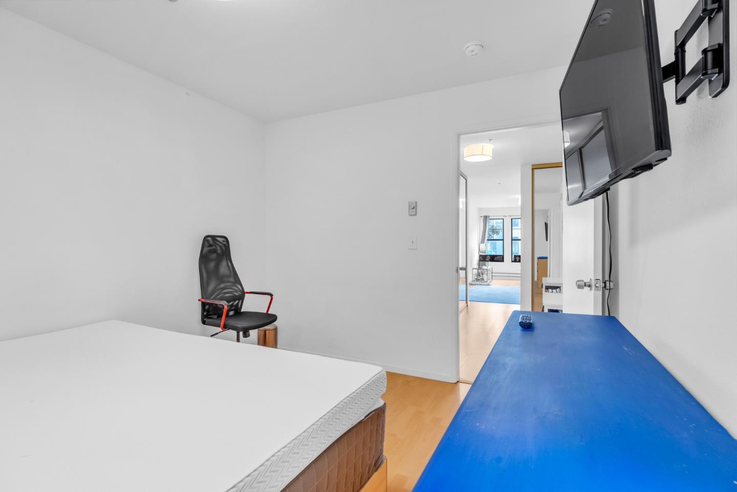 1930 Mission Street 4