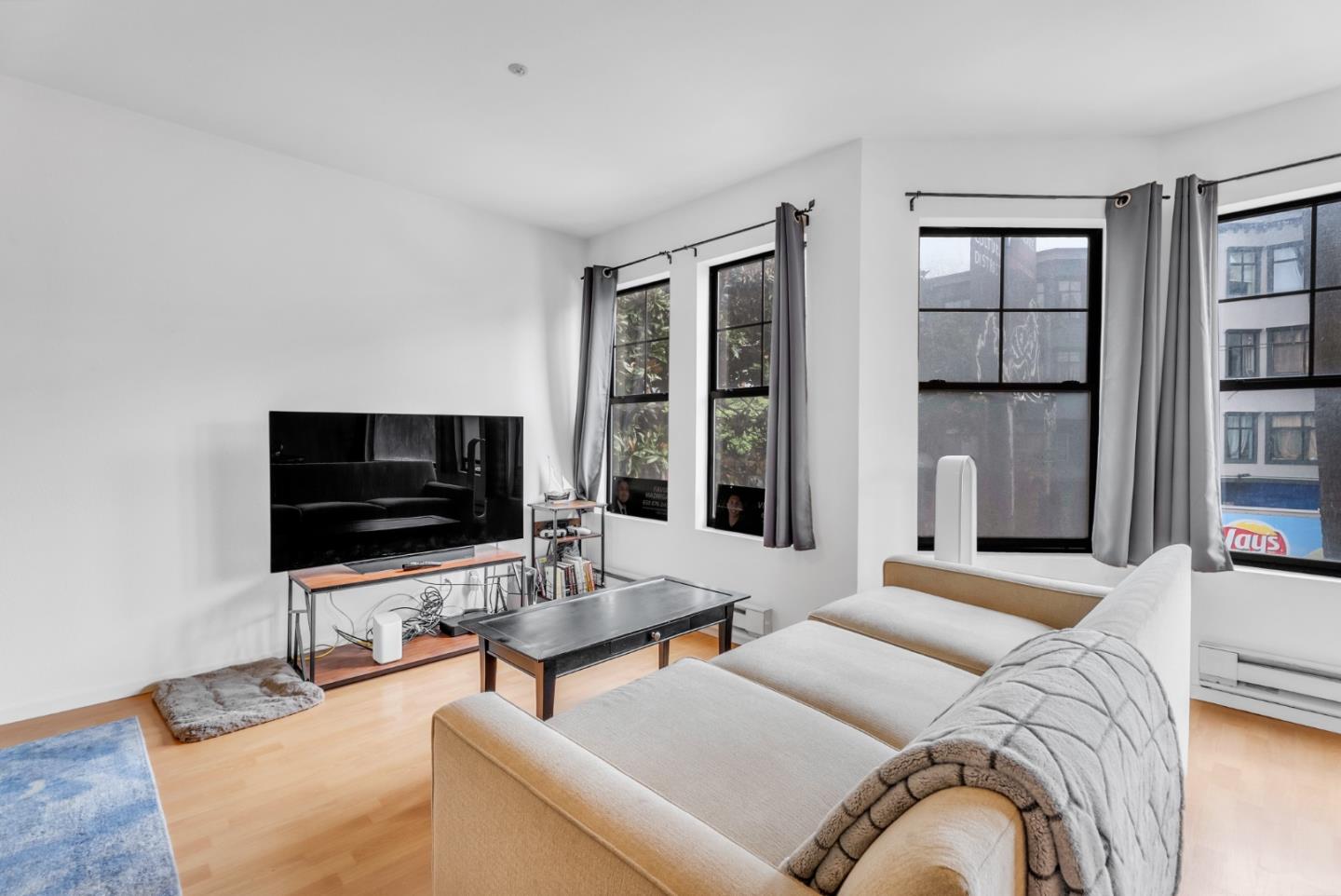 1930 Mission Street 4