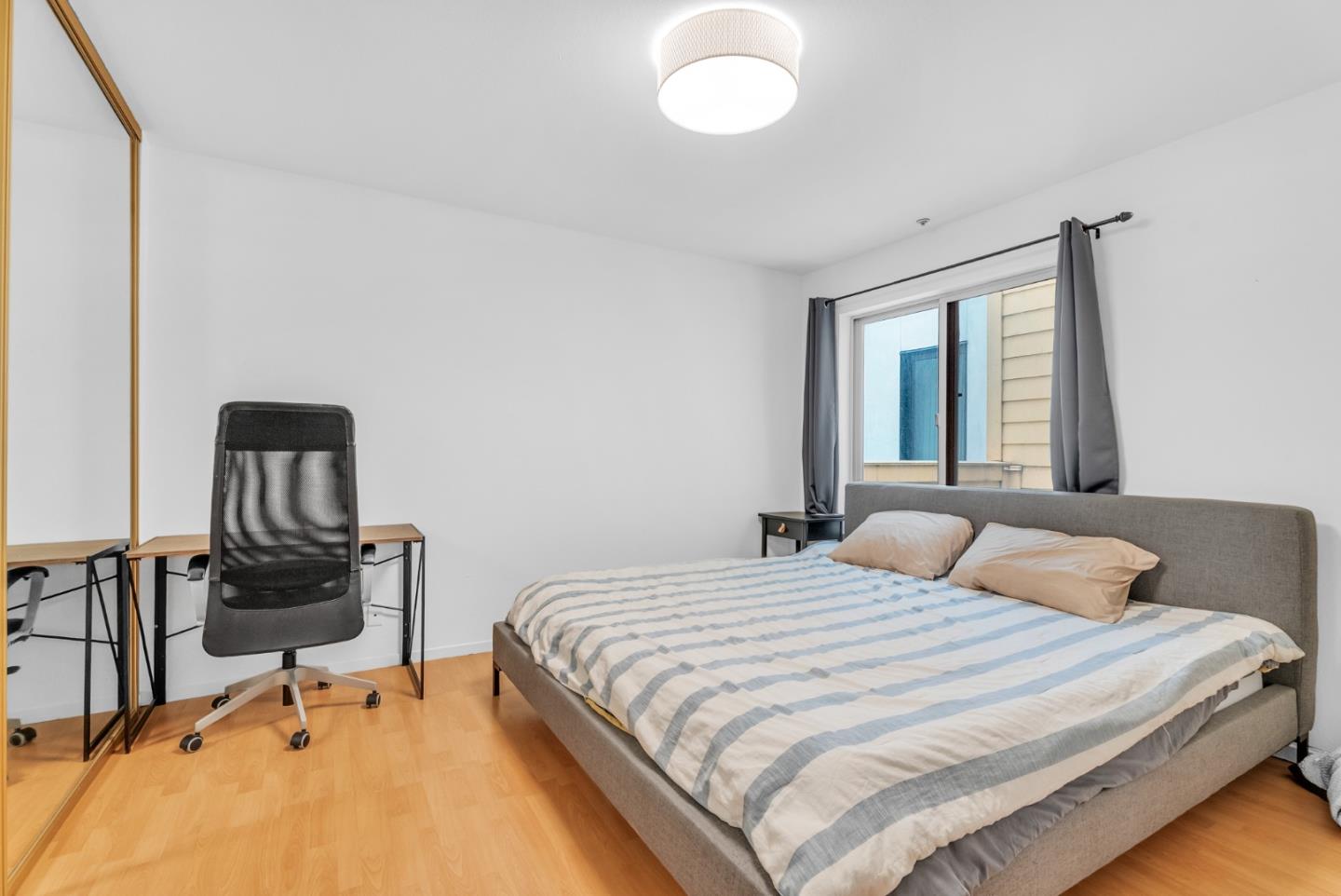 1930 Mission Street 4