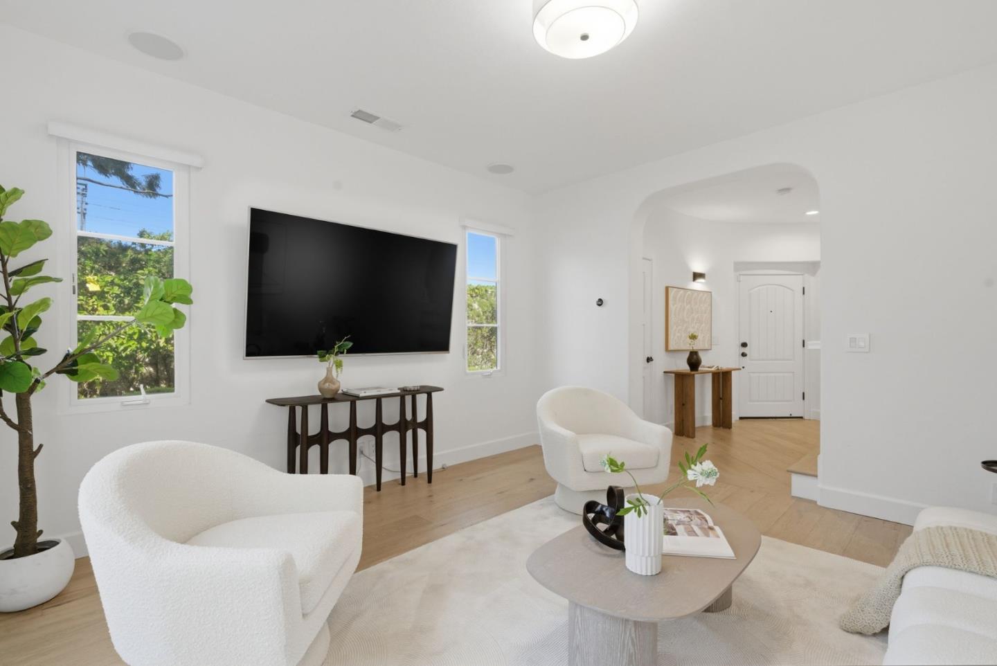 1336 Dahlia Loop
