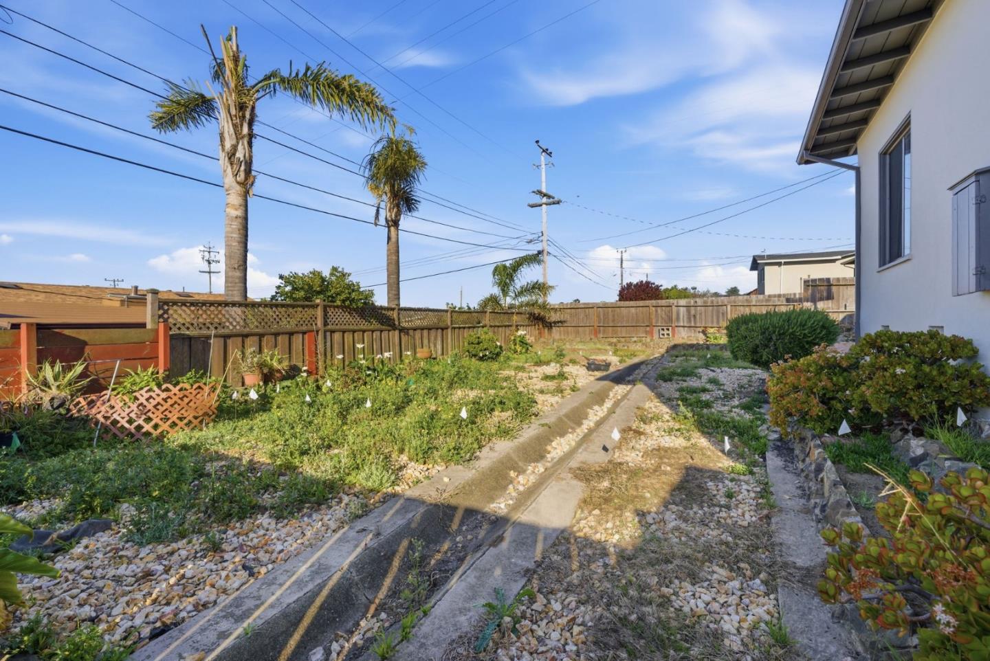 1709 Hillside Boulevard