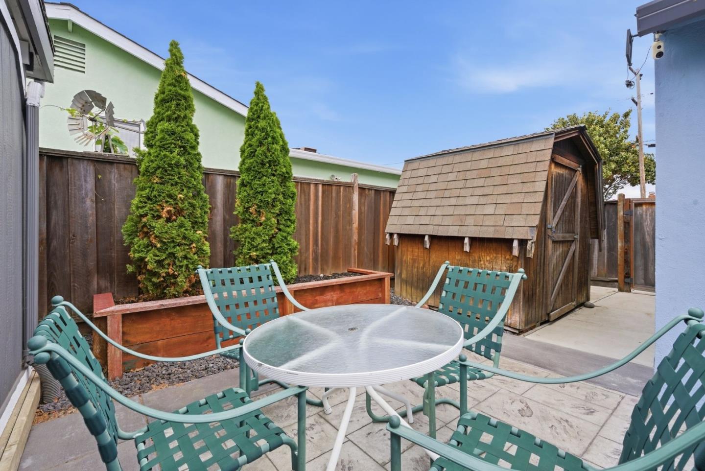 1204 Mcfarlane Lane