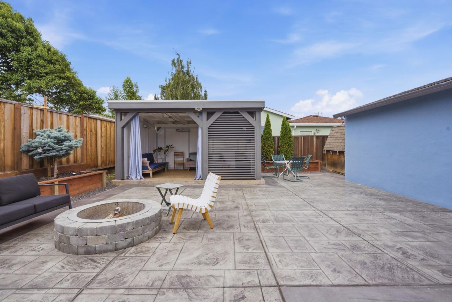 1204 Mcfarlane Lane