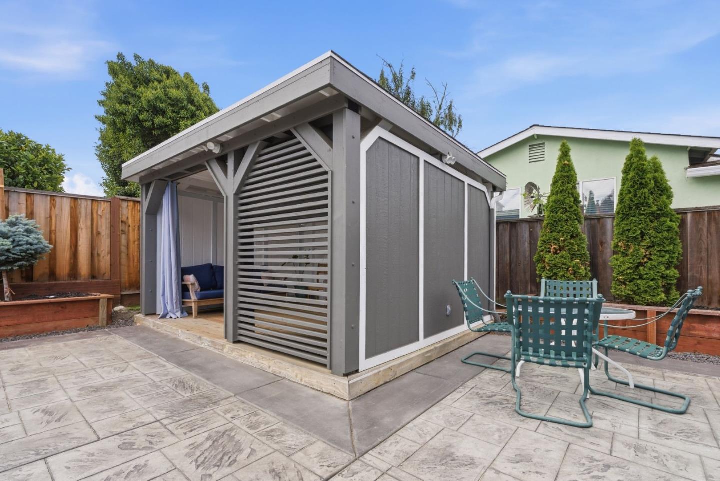 1204 Mcfarlane Lane
