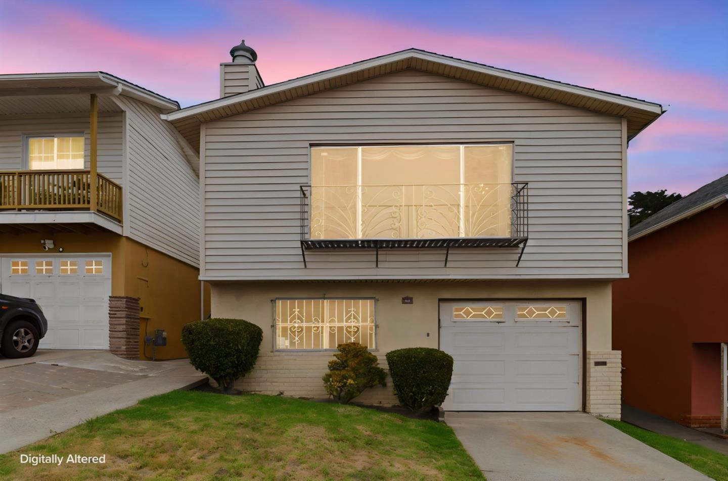 1033 Skyline DR