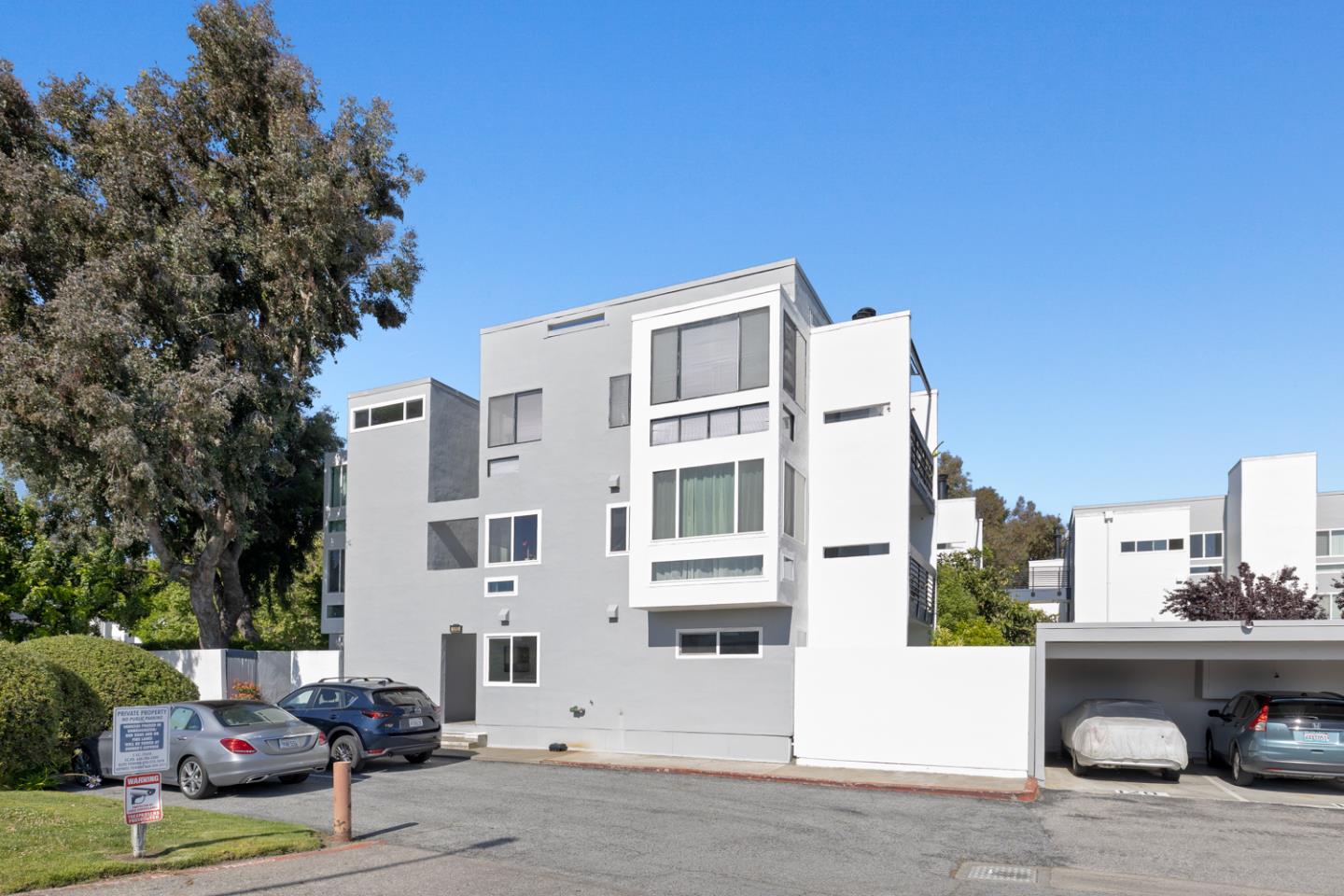 1083 Shell Boulevard 4