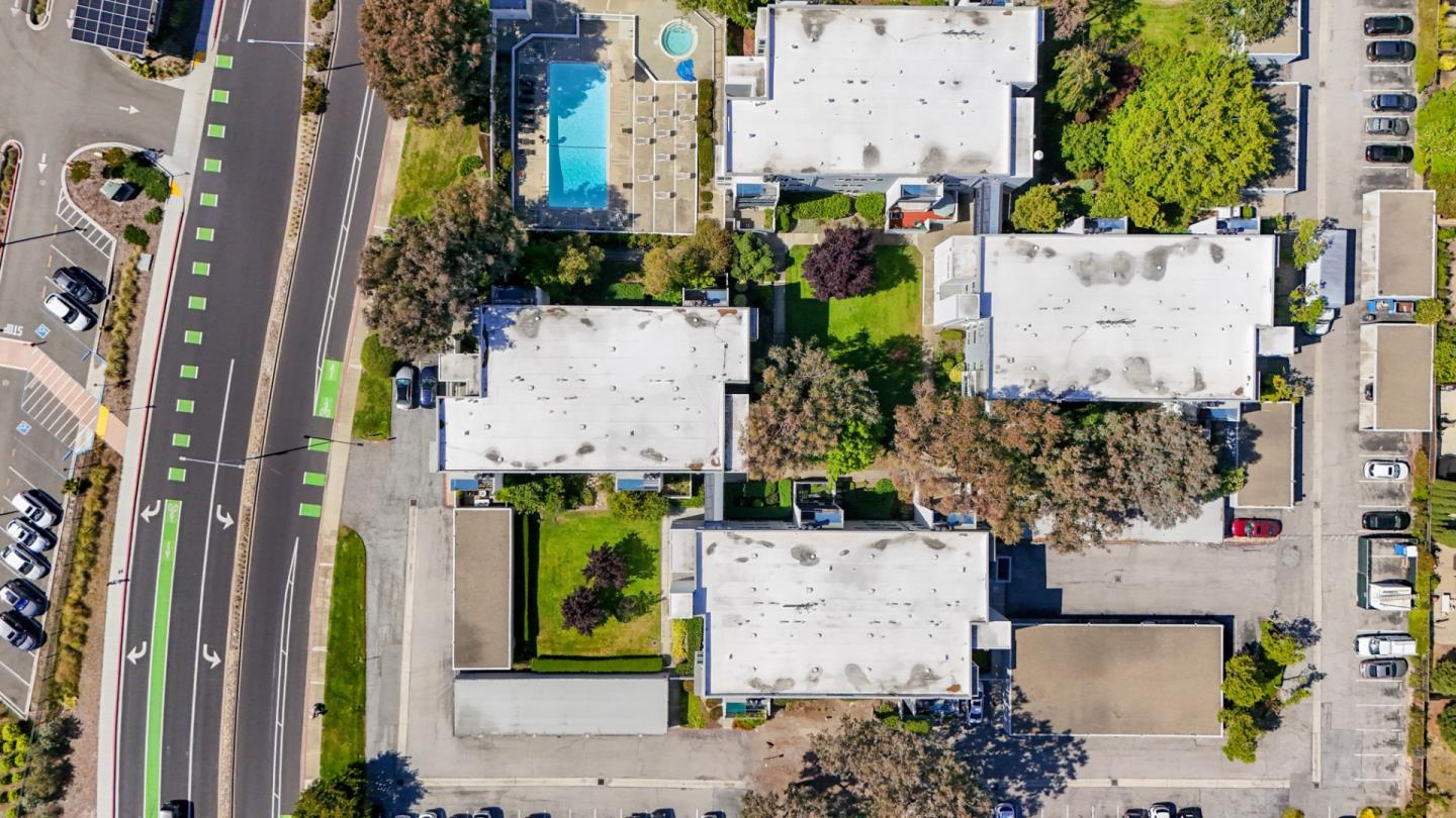 1083 Shell Boulevard 4