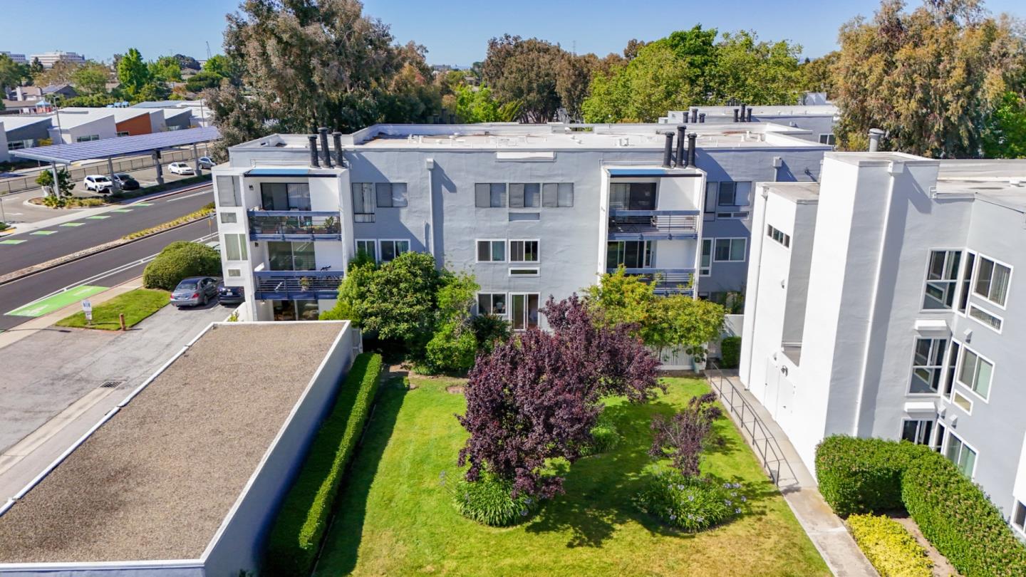 1083 Shell Boulevard 4