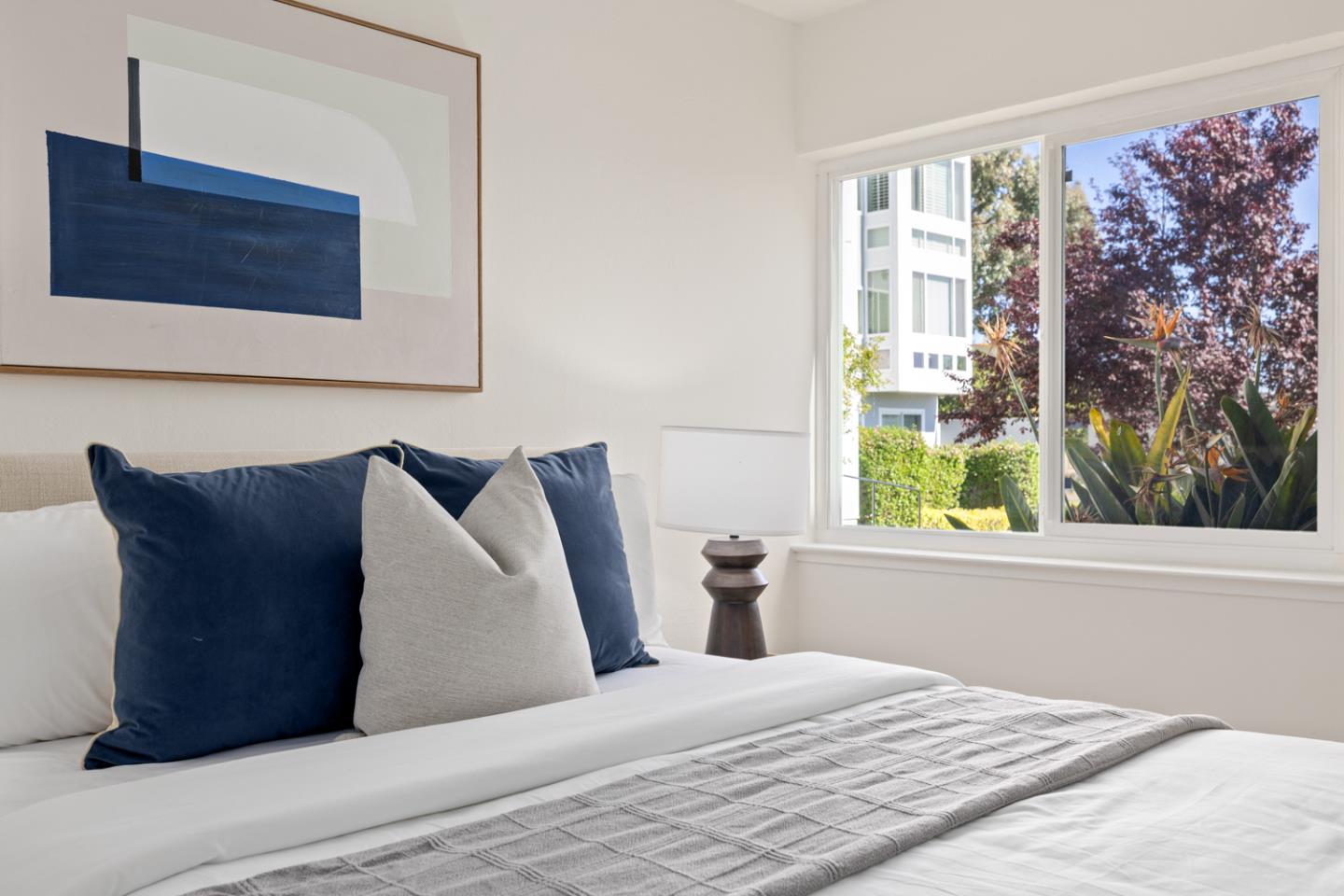 1083 Shell Boulevard 4