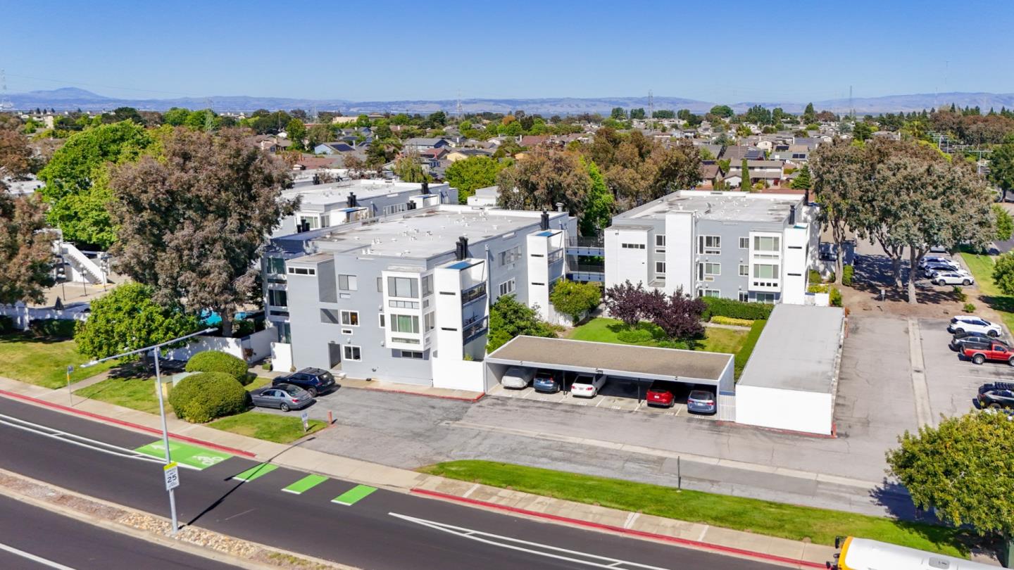 1083 Shell Boulevard 4