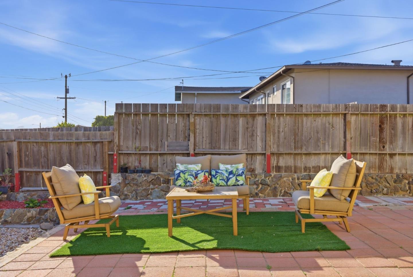 1709 Hillside Boulevard