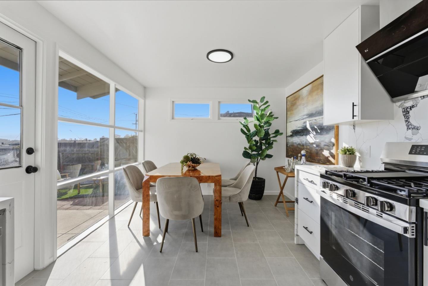 1709 Hillside Boulevard