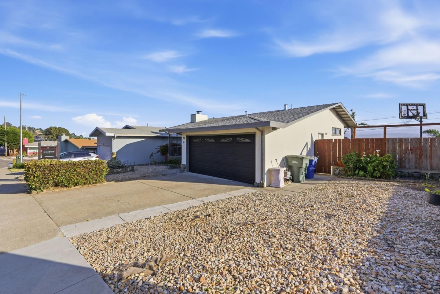 1709 Hillside Boulevard
