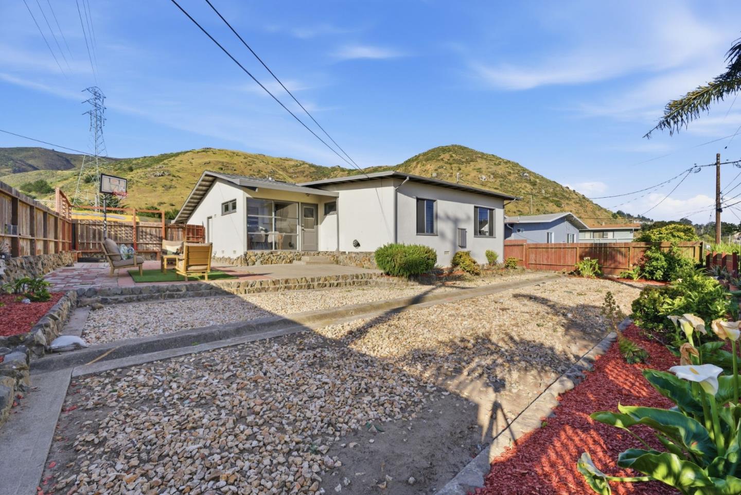 1709 Hillside Boulevard
