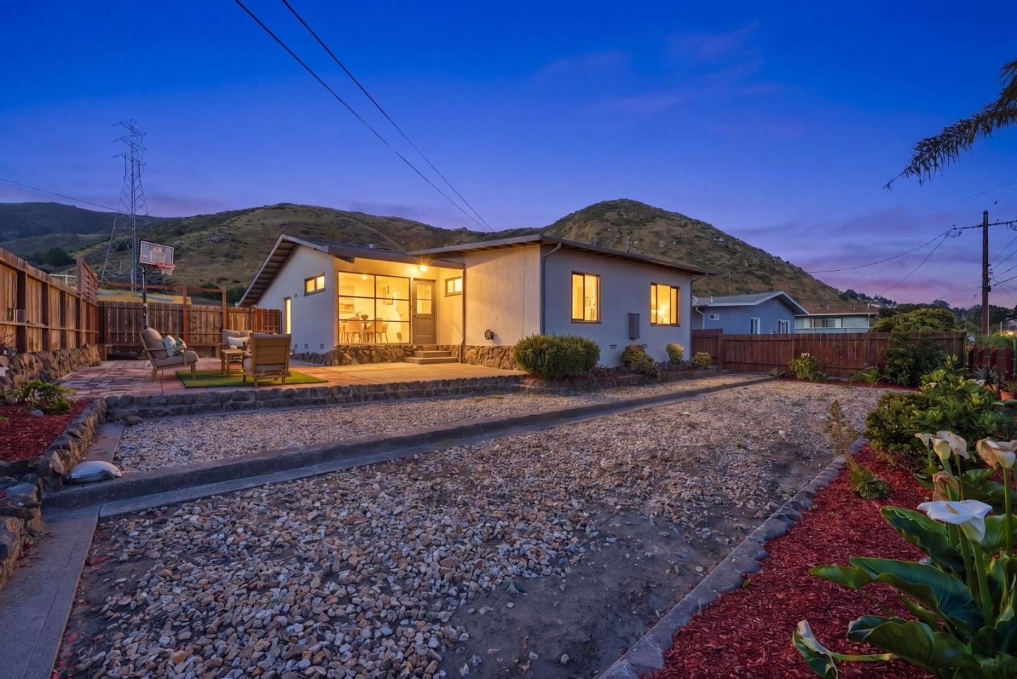 1709 Hillside Boulevard