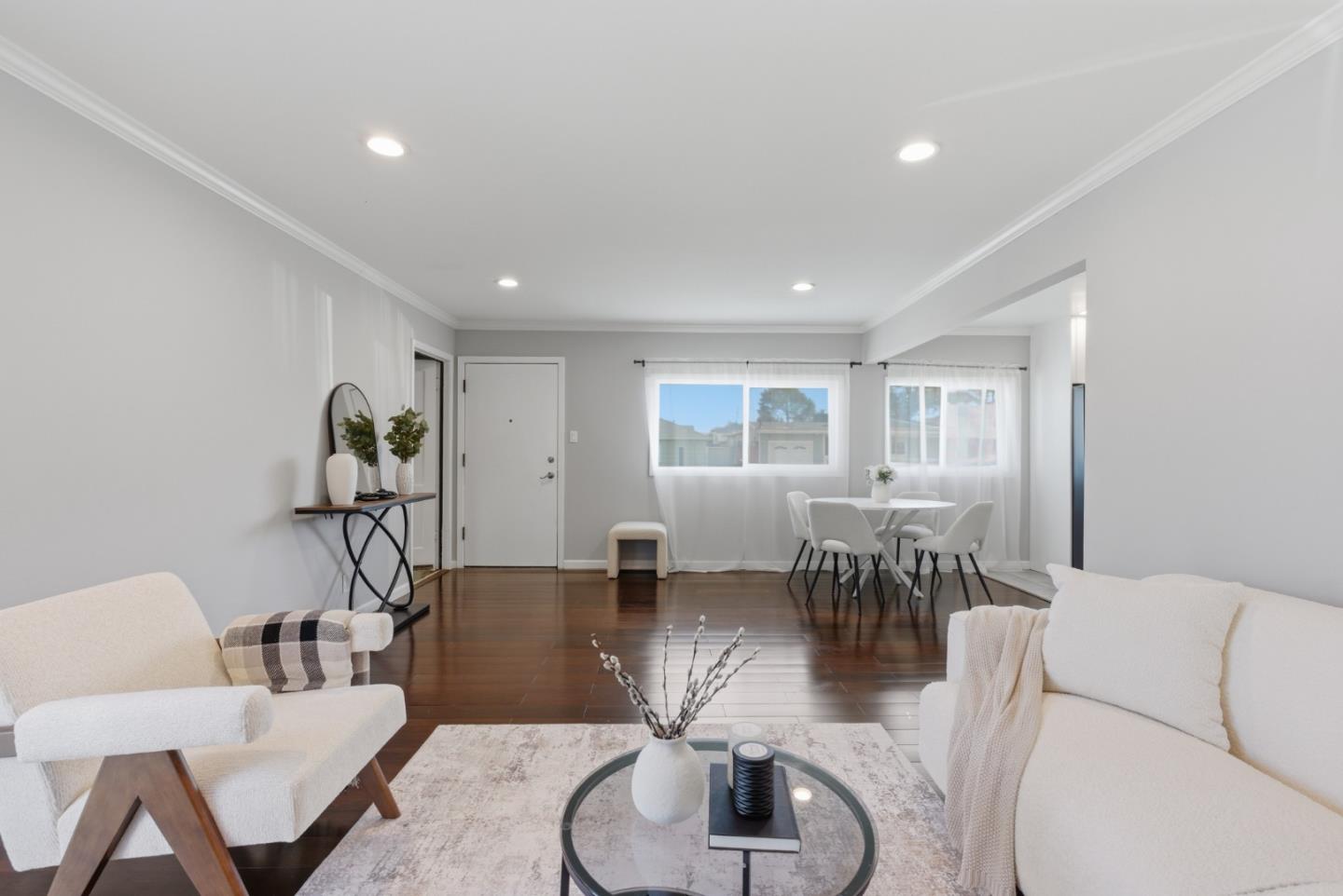 864 Alta Loma Drive