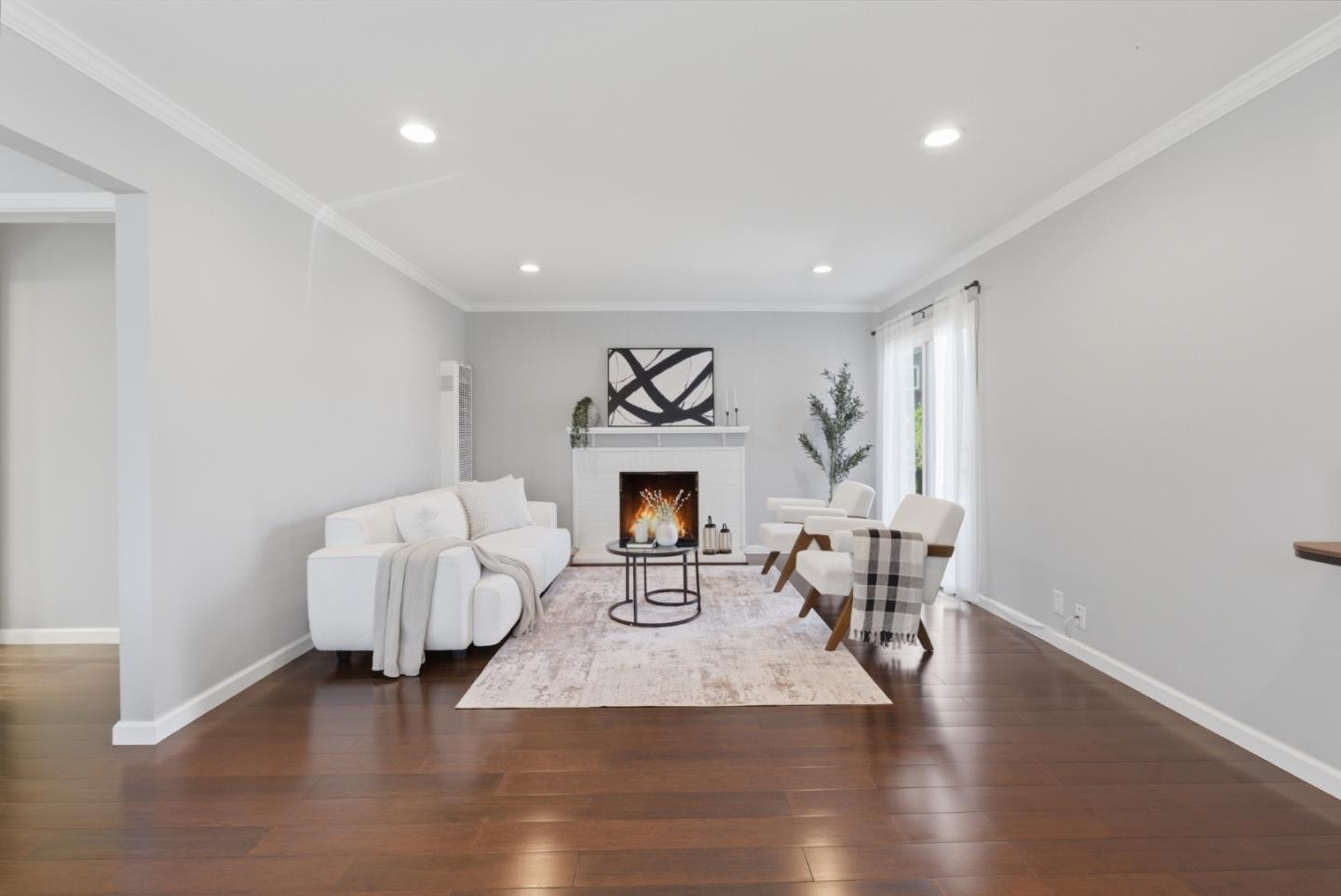 864 Alta Loma Drive
