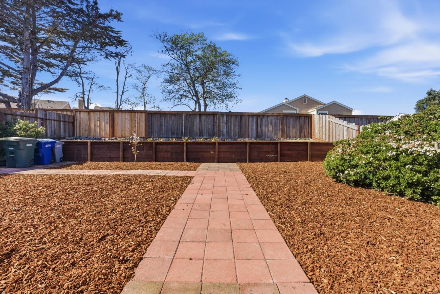 864 Alta Loma Drive