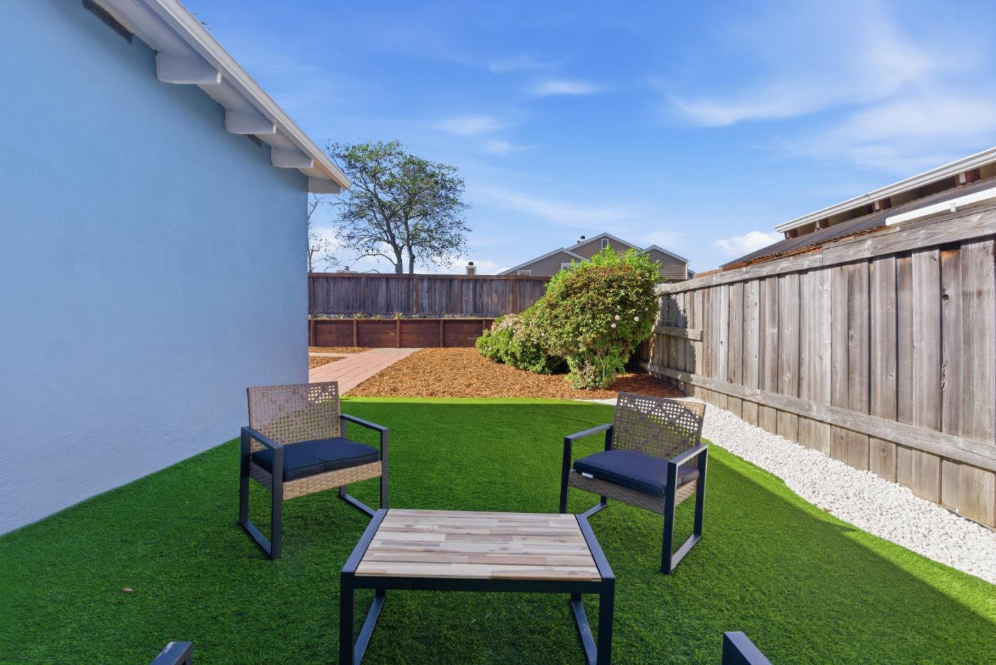 864 Alta Loma Drive