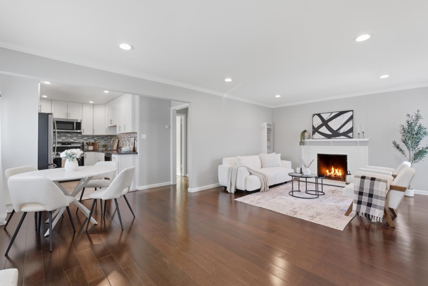 864 Alta Loma Drive