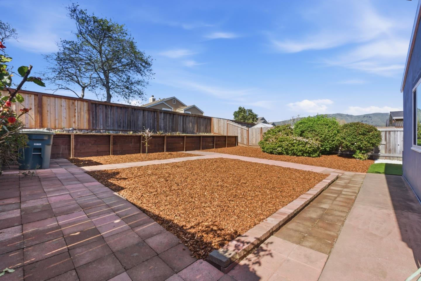 864 Alta Loma Drive
