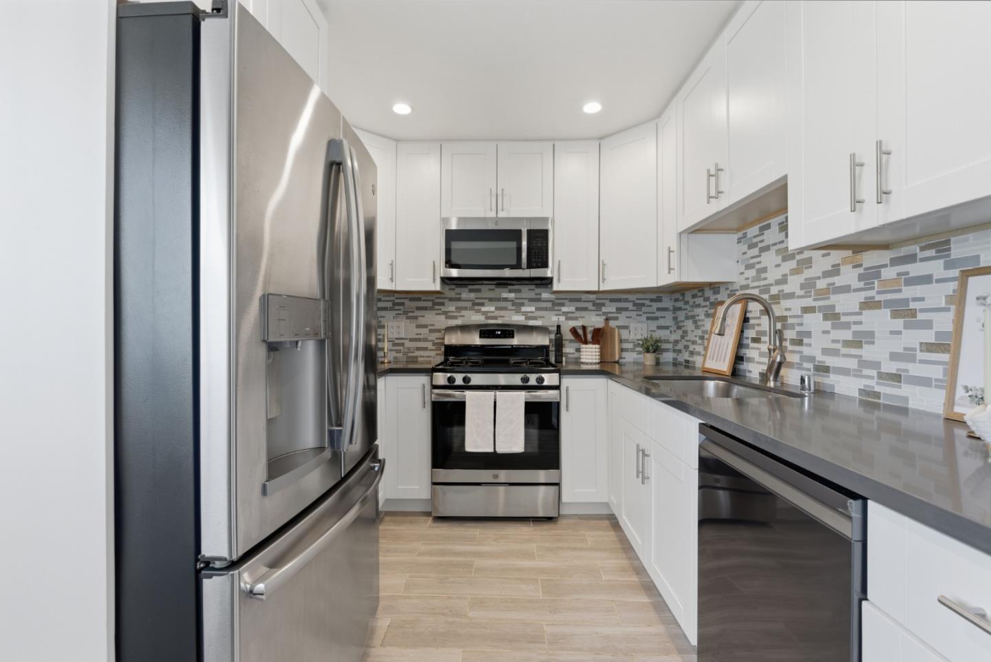 864 Alta Loma Drive