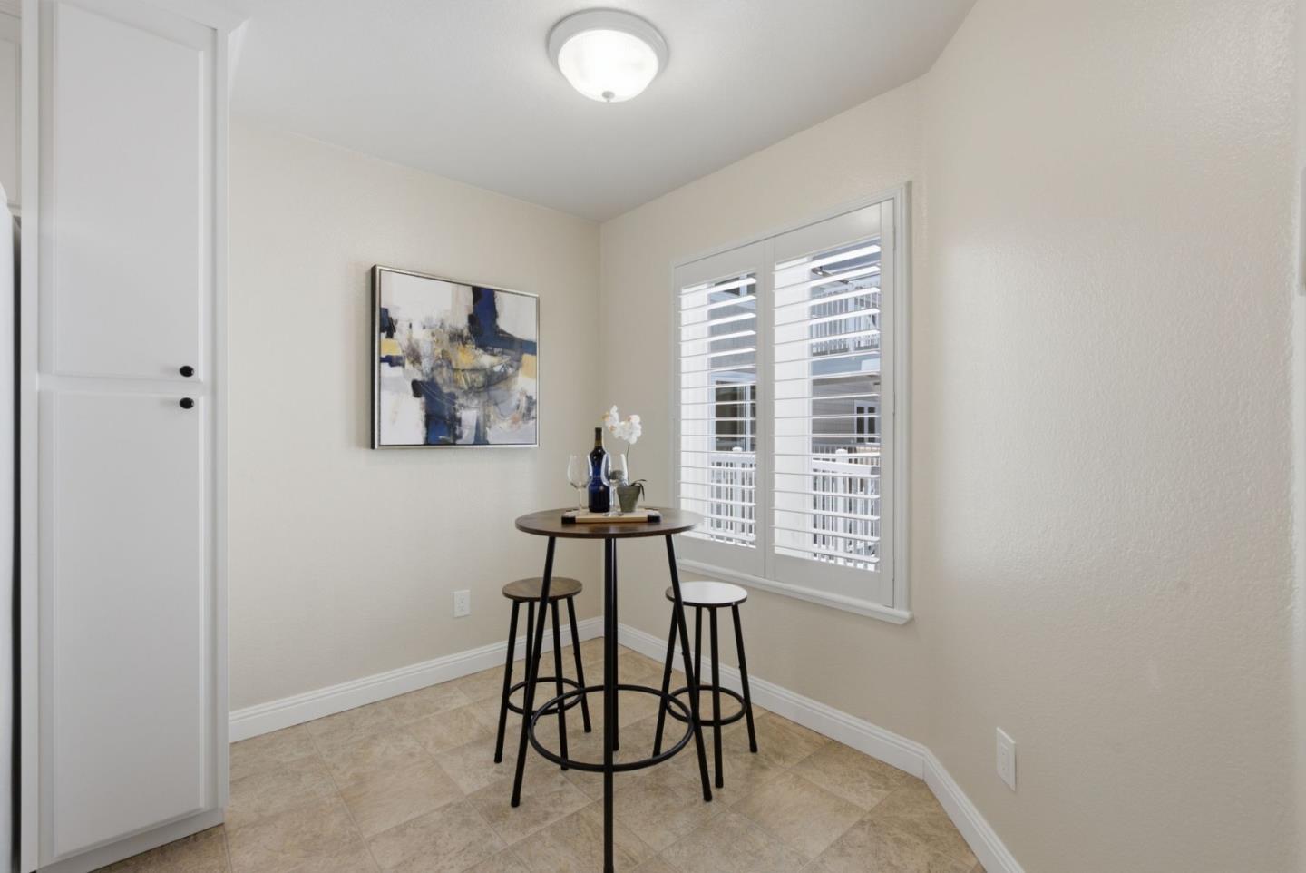 855 Mountain View DR 4