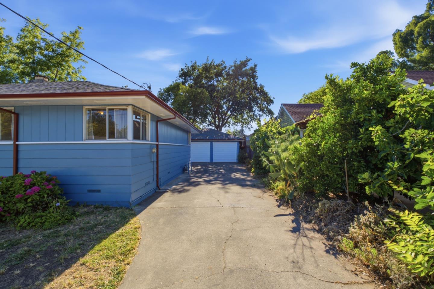 2111 Orchard Street