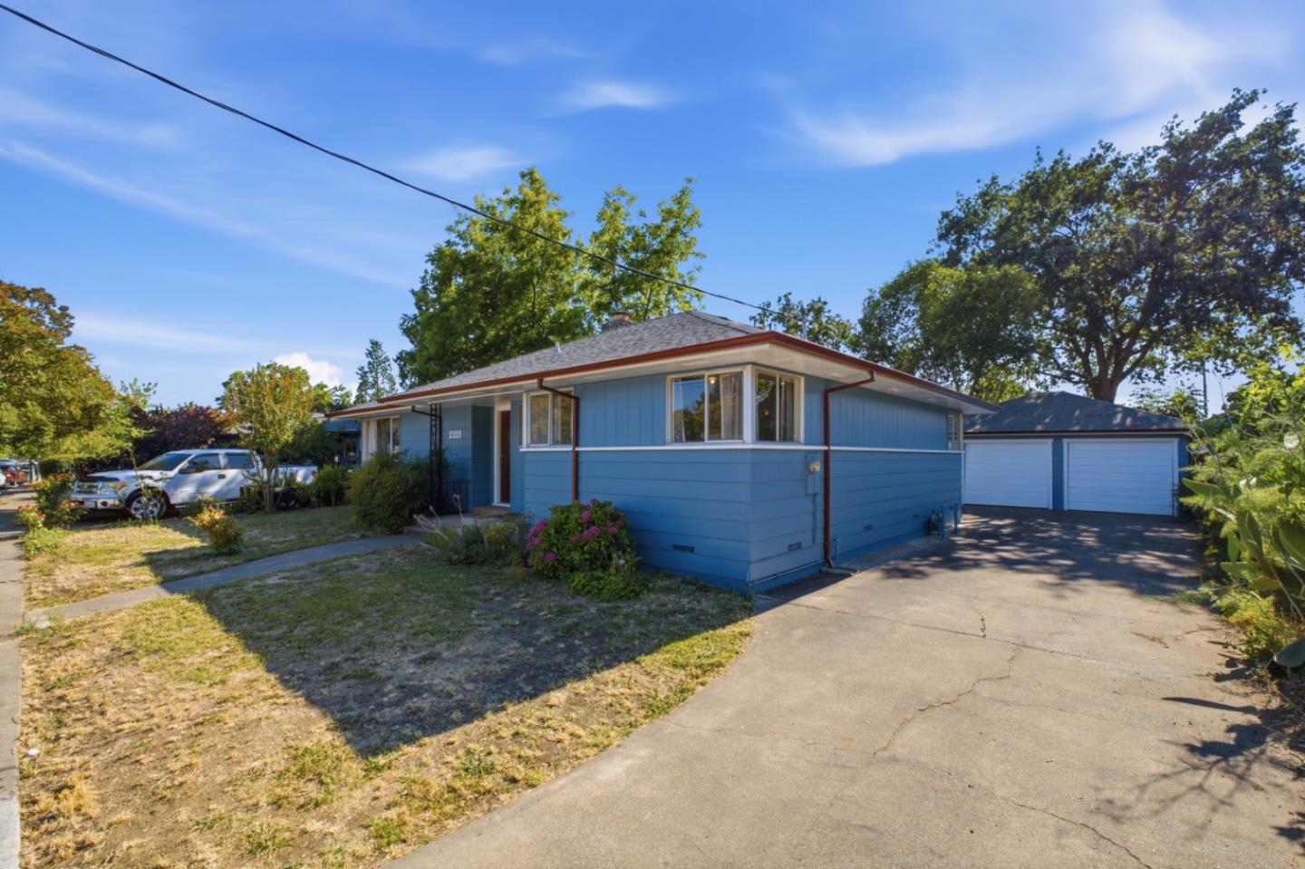 2111 Orchard Street
