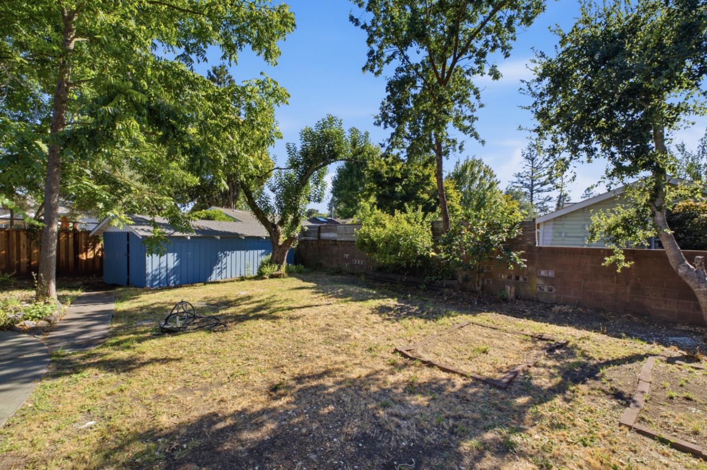 2111 Orchard Street