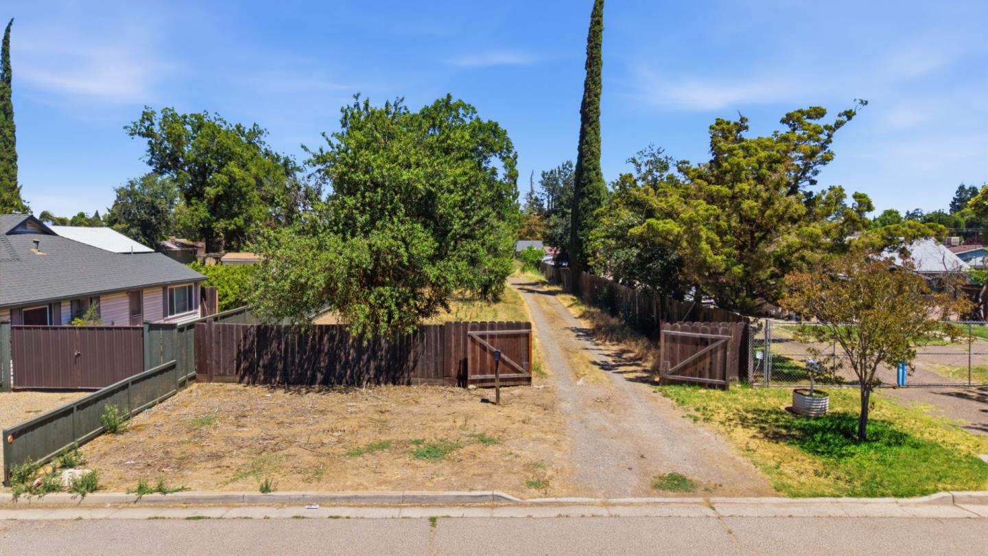 2906 Oleander Avenue